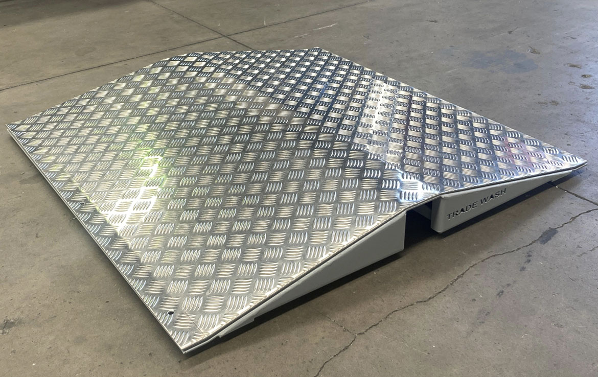 Light-duty wash bay ramps